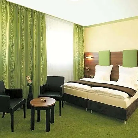 فندق Und Cafe Paso 3*