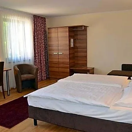 فندق Und Cafe Paso Vierkirchen