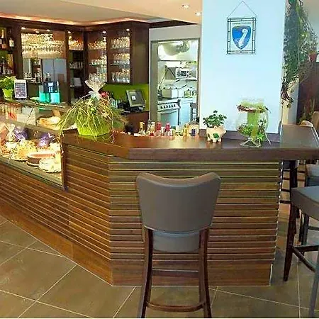 فندق Und Cafe Paso 3*