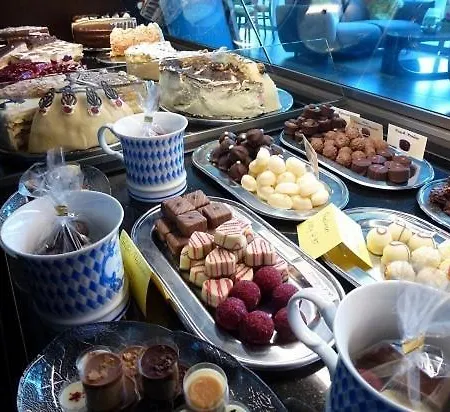 Und Cafe Paso 3*